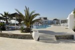 Giannoulaki Village Hotel - Mykonos Hotel with a bar