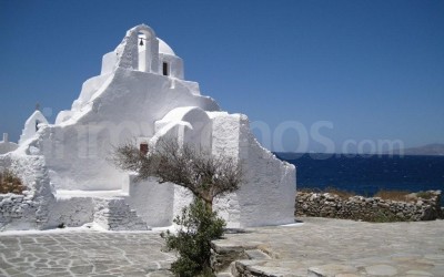 Panagia Paraportiani - Paraportiani Church of Mykonos - Mykonos, Greece Panagia Paraportiani - mYK21.JPG - Mykonos, Greece