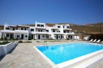 Yakinthos Residence - Mykonos Rooms & Apartments with a parking